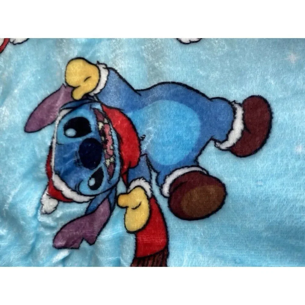 Disney Stitch With Mittens Winter Christmas Santa Hat Throw Blanket 50 X 70” NEW